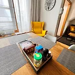 Old Town Apartment - Terrace & Parking