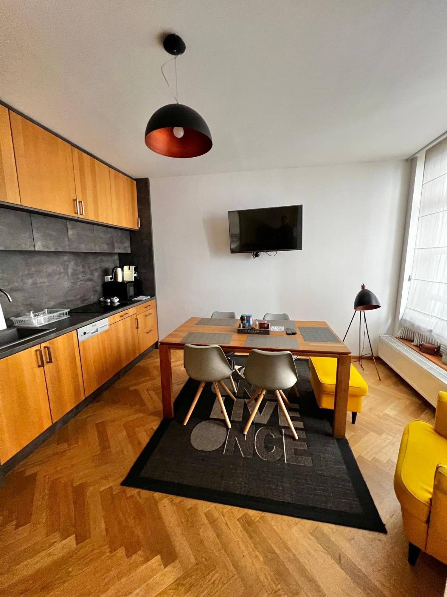Old Town - Terrace & Parking Apartment *